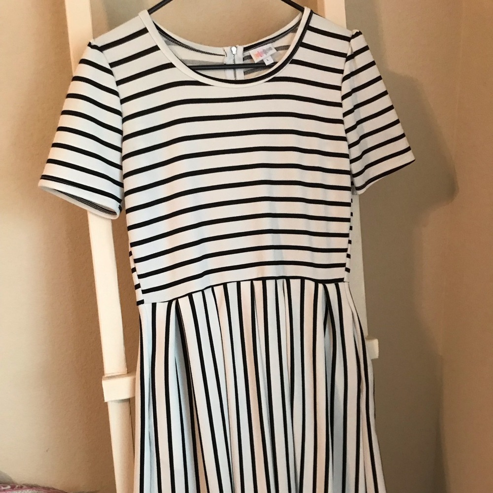 Lularoe Amelia